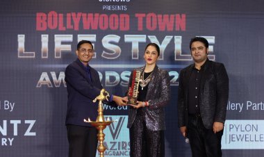 A Night of Elegance: Isha Koppikar Shines as Chief Celebrity Guest at Awards Gala
